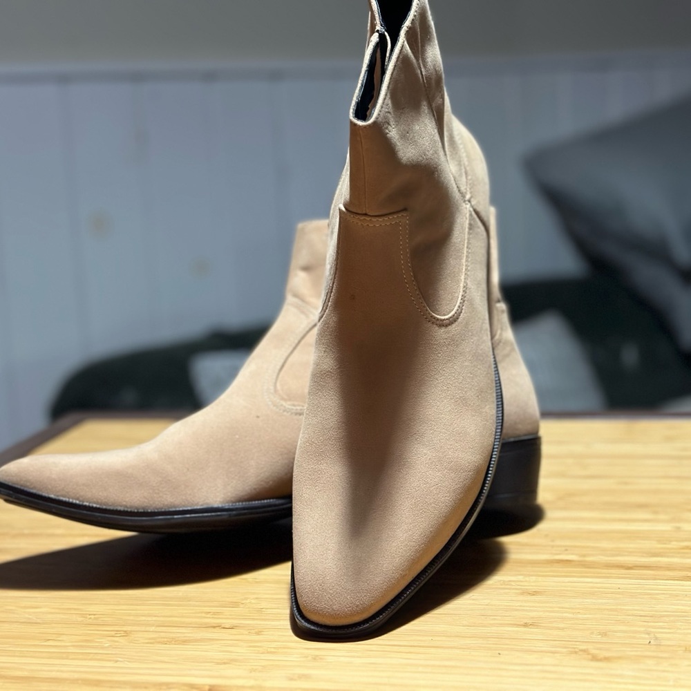 Tan Western Style Chelsea Boot
